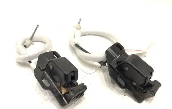 Peugeot Partner III Front door lock