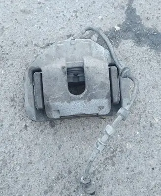 BMW 5 E60 E61 Front brake caliper 11819000671
