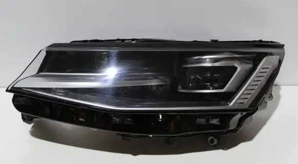 Volkswagen Transporter - Caravelle T7 Headlight/headlamp 7T1941081A