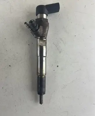 Nissan Qashqai Fuel injector H8201100113 166006212R B0FHHK