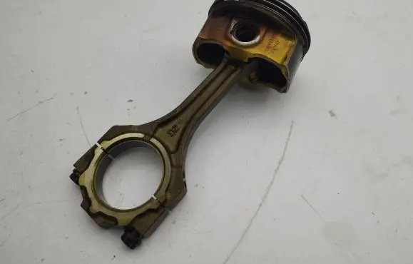 Lexus GS 300 350 430 450H Piston with connecting rod 31050