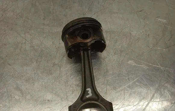 Audi A4 S4 B7 8E 8H Piston with connecting rod 082261