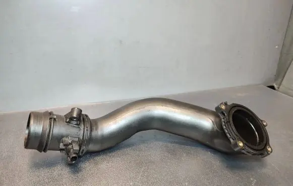 Mercedes-Benz Sprinter W901 W902 W903 W904 Intercooler hose/pipe A6510903637