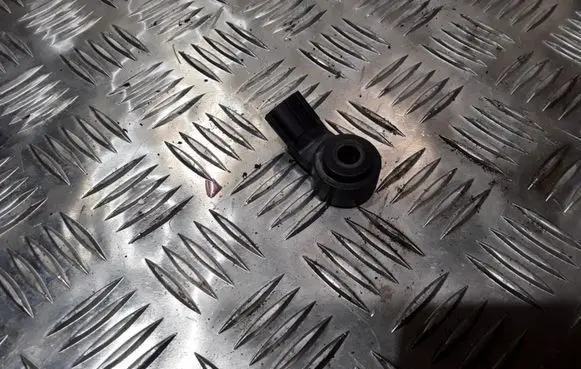 Toyota RAV 4 (XA20) Detonation knock sensor 1710001050