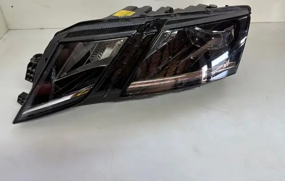 Skoda Octavia Mk3 (5E) Headlight/headlamp 030110423106 5E1941015F