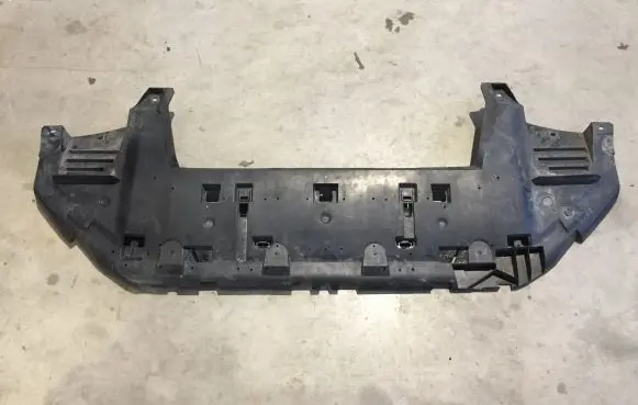 Front bumper skid plate/under tray