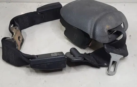 Opel Omega B2 Middle seatbelt (rear) 09173031 10300055