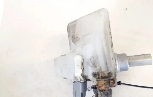 Brake fluid reservoir