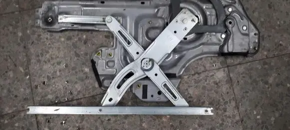 Hyundai Trajet Front window lifting mechanism without motor