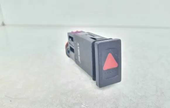 Volkswagen PASSAT B5.5 Hazard light switch JL51834533