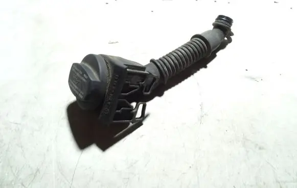 Mercedes-Benz B W245 Oil fill pipe A6400100369