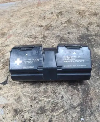 Mercedes-Benz E W211 First aid kit A2118601260