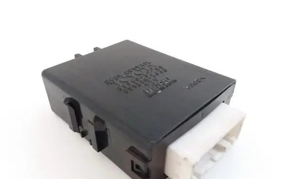 Toyota Yaris Door central lock control unit/module 8598052200 0515003940