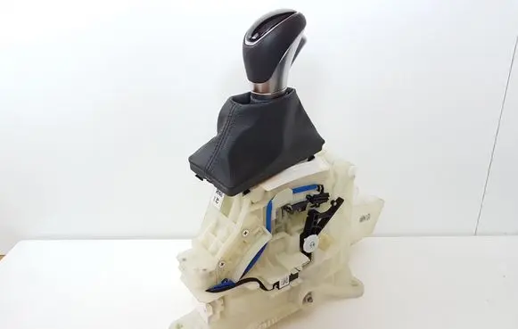 Hyundai Sonata Gear shifter/selector 46700C1 7K26K2214