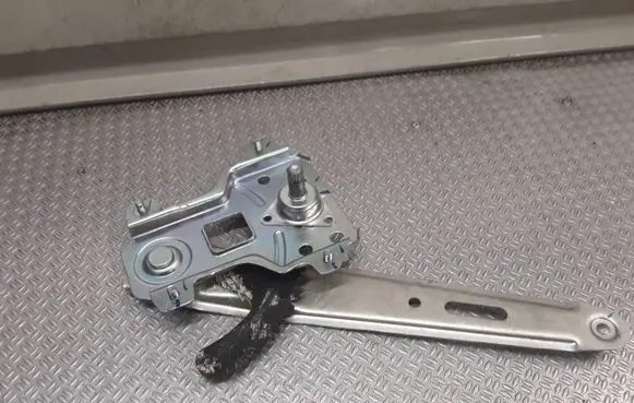 Hyundai i10 Rear door manual window regulator 834020X000