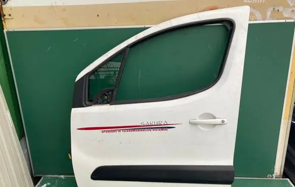 Citroen Berlingo Front door 9004Z6