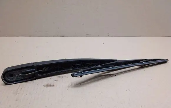 Hyundai i30 Rear wiper blade arm