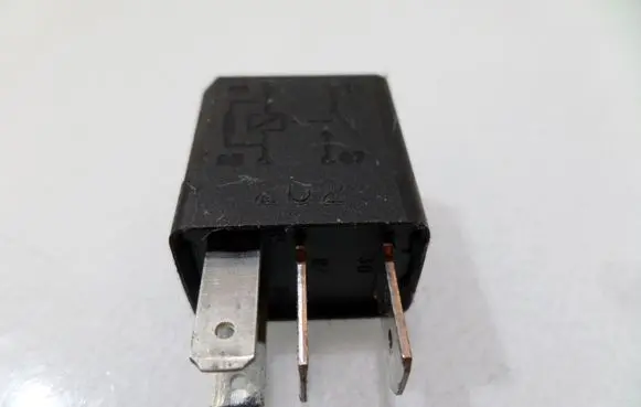 Opel Zafira A Other relay 24432680