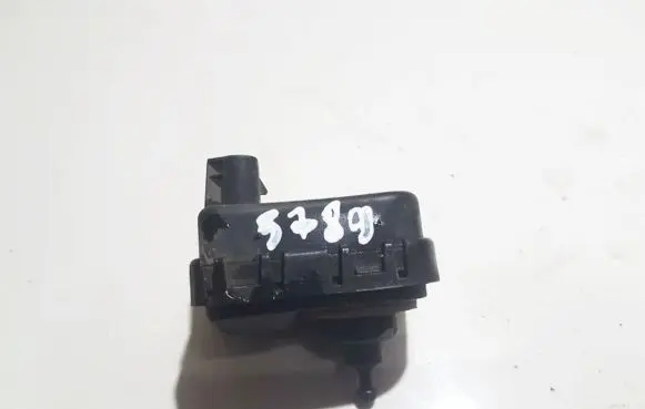 Headlight level adjustment motor
