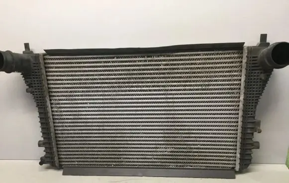 Volkswagen PASSAT B7 Intercooler radiator 3C0145805AM