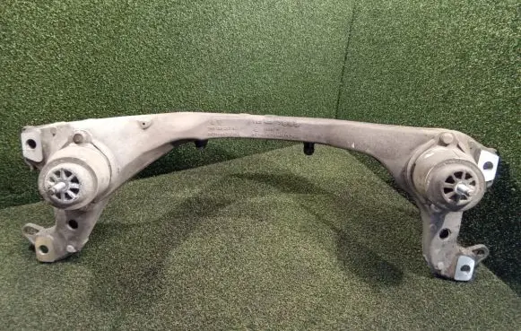 Porsche Cayenne (92A) Engine mounting bracket 7P0199207A 7P0199207 7P5199131