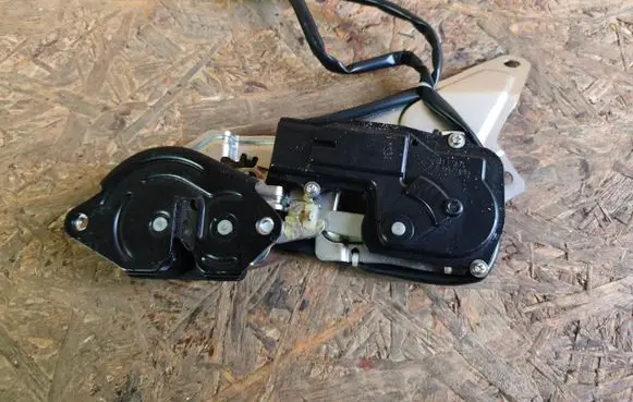 Tailgate/trunk/boot lock/catch/latch