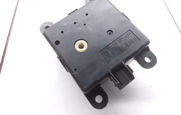 Nissan Primera Air flap motor/actuator 3T05030820