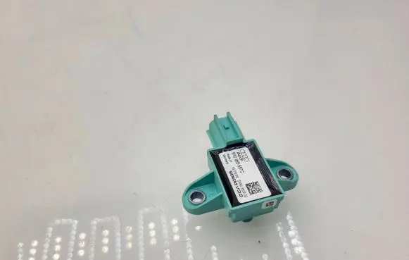 Audi A4 S4 B8 8K Airbag deployment crash/impact sensor 8K0955557C 5WK4380902