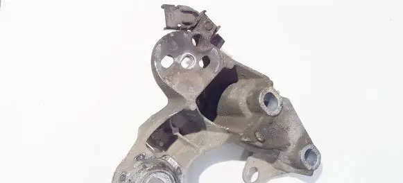 Audi A6 S6 C5 4B Engine mounting bracket 4b0199352b