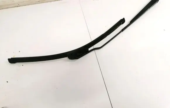 Volkswagen Golf IV Front wiper blade arm 1J1955409A