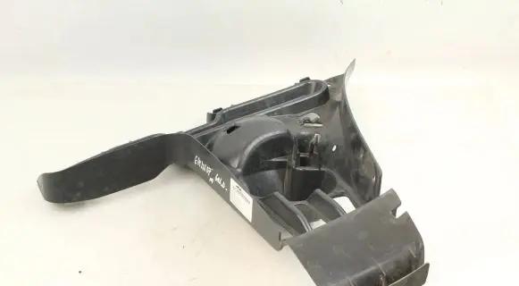 BMW 6 E63 E64 Bumper support mounting bracket corner 7898294 51127898294