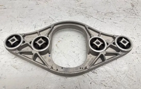BMW M4 G82 G83 Rear differential/diff mount bracket 8090205