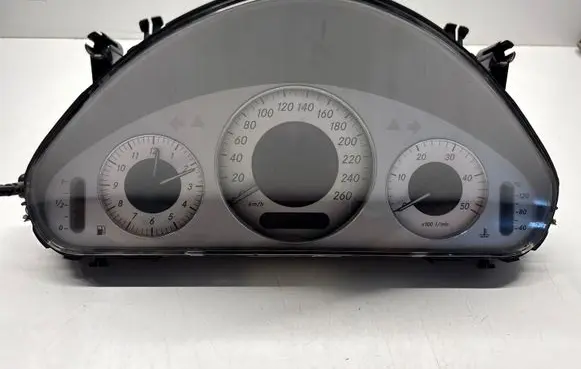 Mercedes-Benz E W211 Speedometer (instrument cluster) A2115405711