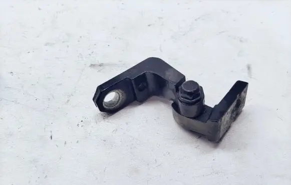 Volkswagen Touran I Rear door upper hinge EDS