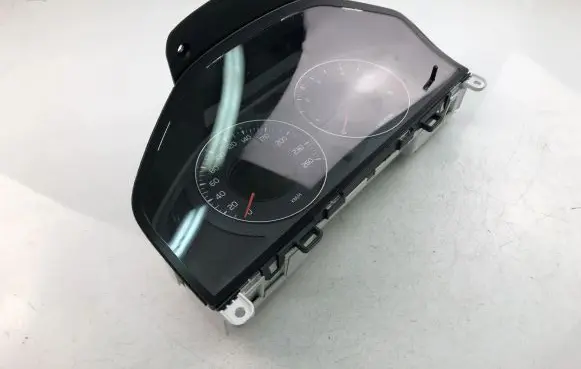 Volvo V70 Speedometer (instrument cluster) 31270899AA