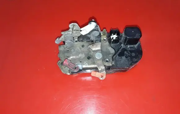 Chrysler 300 - 300C Front door lock GL12