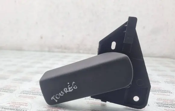 Volkswagen Touareg I Engine bonnet (hood) release handle 7L0823633H