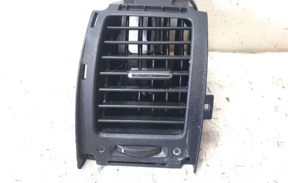 Honda CR-V Dashboard side air vent grill/cover trim 77620SWW