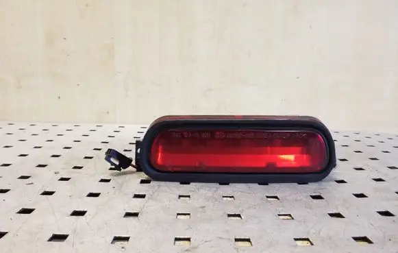 KIA Sorento Third/center stoplight 927003E0