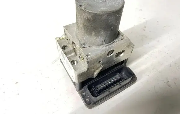 BMW 5 E60 E61 ABS Pump 6783366 6783368