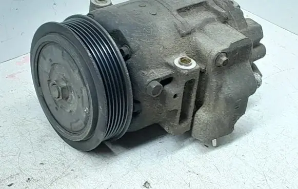 Skoda Fabia Mk1 (6Y) Air conditioning (A/C) compressor (pump) 6Q082083J