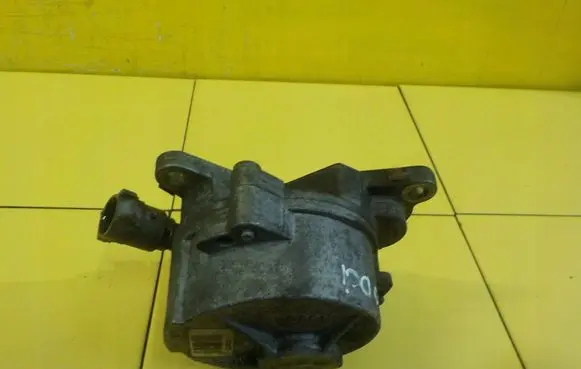 Renault Master III Vacuum pump 8200902378