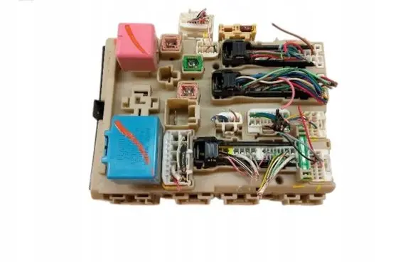 Toyota Avensis T270 Fuse box set 82730-05720