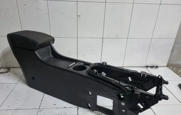 Opel Astra J Armrest 9918010581