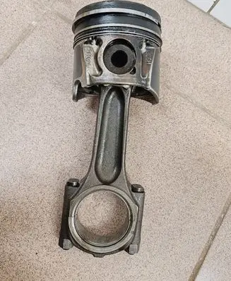 Volvo V50 Piston with connecting rod