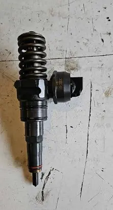 Audi A4 S4 B7 8E 8H Fuel injector 038130073BP