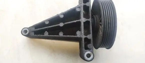 Mercedes-Benz Vito Viano W639 Engine mounting bracket A6112341039