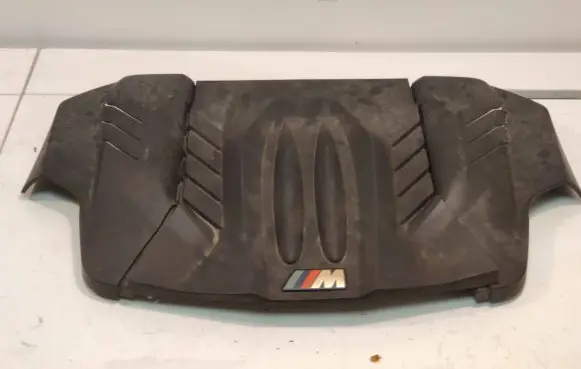 BMW 6 F12 F13 Engine cover (trim) 13717843155