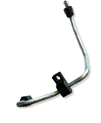 Porsche Cayenne (92A) Fuel injector supply line/pipe 