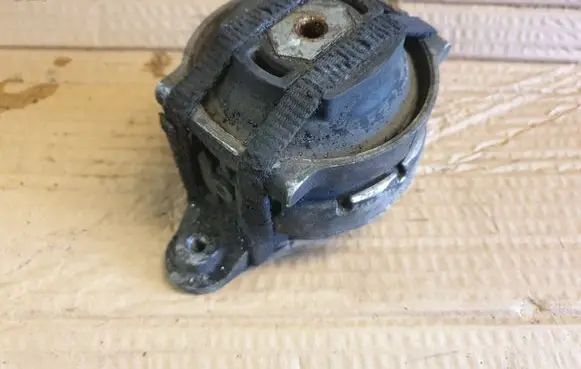 Audi A8 S8 D3 4E Gearbox mount 4E0399151BJ